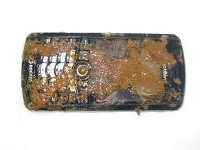 king_unlock's tweet photo. Your smartphone is 7 times dirtier than your toilet. Here's how to clean it.

https://t.co/7eGQx1hknj https://t.co/snNuRc9TQp