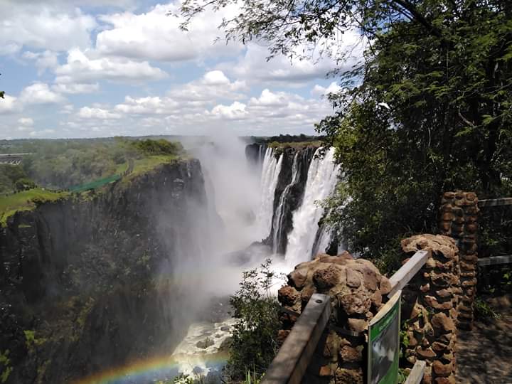 inspiredbybryan's tweet photo. I’ll look back on this and smile because it was life and I decided to live it”
#victoriafalls #dreamtrip #wvfam #morelife #ysbh #zim #livingstone 🇿🇼 https://t.co/5NR7CelPpE