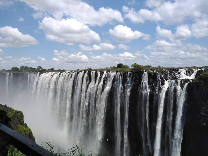 inspiredbybryan's tweet photo. I’ll look back on this and smile because it was life and I decided to live it”
#victoriafalls #dreamtrip #wvfam #morelife #ysbh #zim #livingstone 🇿🇼 https://t.co/5NR7CelPpE