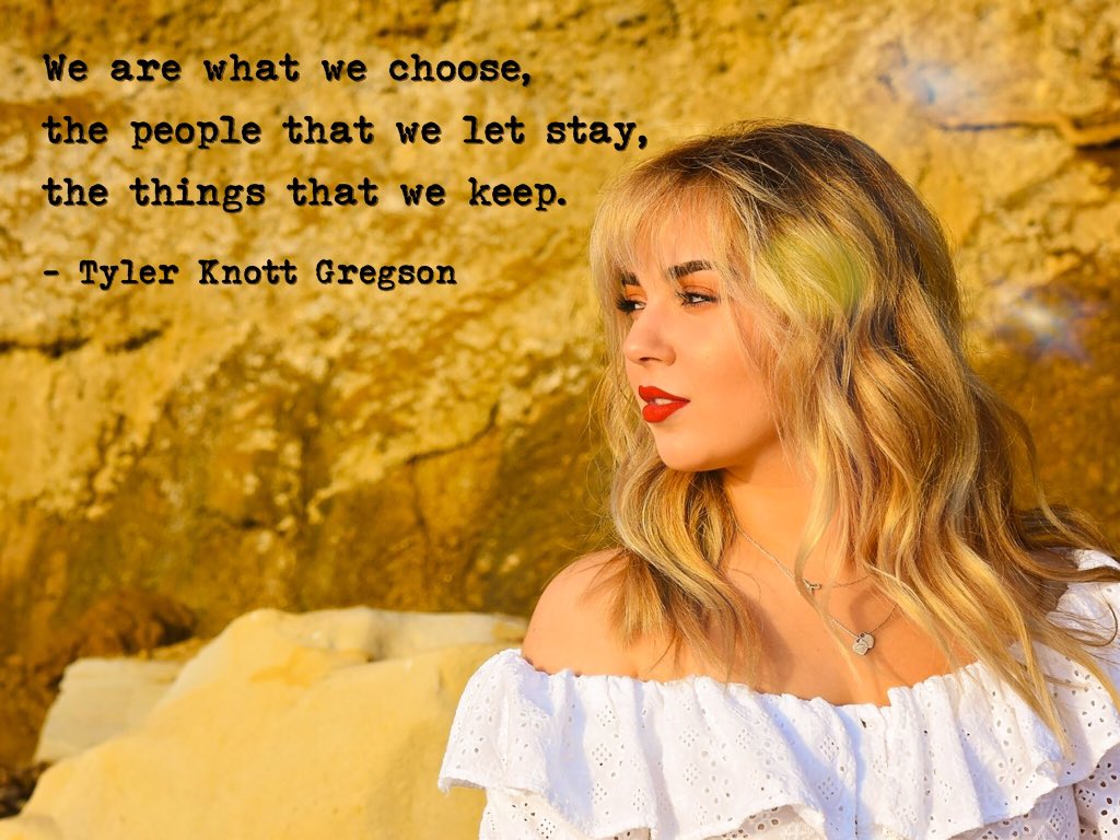 alsaied_tamara's tweet photo. “We are what we choose, 
the people that we let stay,
the things that we keep.”
#HaikuPoetryDay
.
.
#TamaraAlsaied #BeRawBeReal #SingerSongwriter #SDMusician #LiveYourDream #YoungHollywood #Actress #Empowering #Bold #NationalHaikuPoetryDay #HaikuPoetryDay2020 #TylerKnottGregson https://t.co/CqQPtJ5tcH