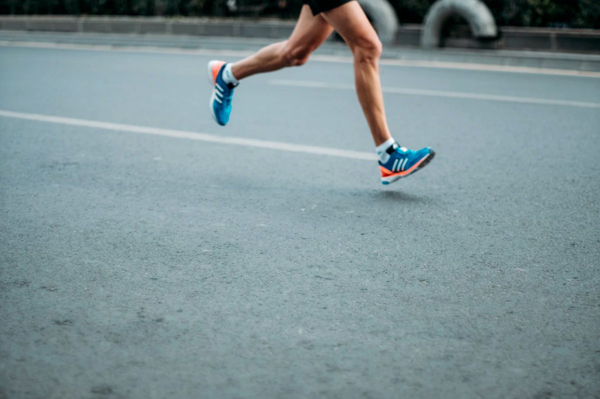 DID YOU KNOW | Running can significantly improve physical and mental health. As a form of aerobic exercise, running can reduce stress, improve heart health, and even help alleviate symptoms of depression 🏃 

#run #running #didyouknow #workout #weekendworkout