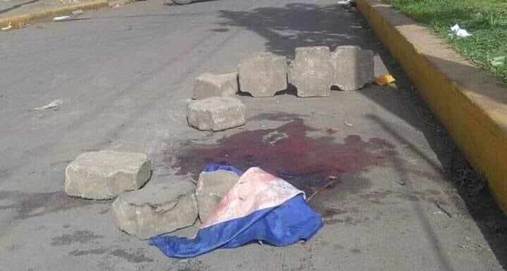 ElLeones01's tweet photo. Al fin pude recuperar la cuenta. Y qué mejor manera que recordando a nuestros héroes de abril! A 2 años en resistencia .! #VivaNicaraguaLibre #SiempreAbril #18Abril #SOSNicaragua https://t.co/d4Y5ymRj3U