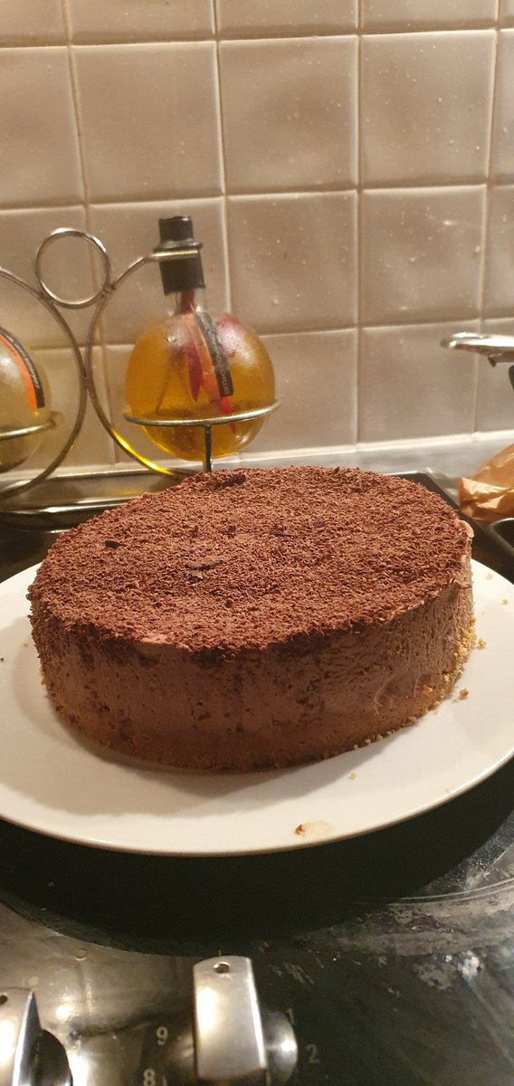 Lambpie1973's tweet photo. @hayleyw96x impressive homemade cheesecake #toogoodtocut https://t.co/V2SzUFwYZ6