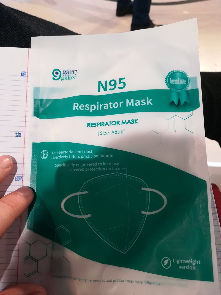 ccarballo50's tweet photo. Las mascarillas de la vergüenza. Unas mascarillas que llevan utilizando más de 10 días algunos compañeros y que se ha demostrado que no valen para atender pacientes en primera línea.Una más... https://t.co/YApoYcHRQN