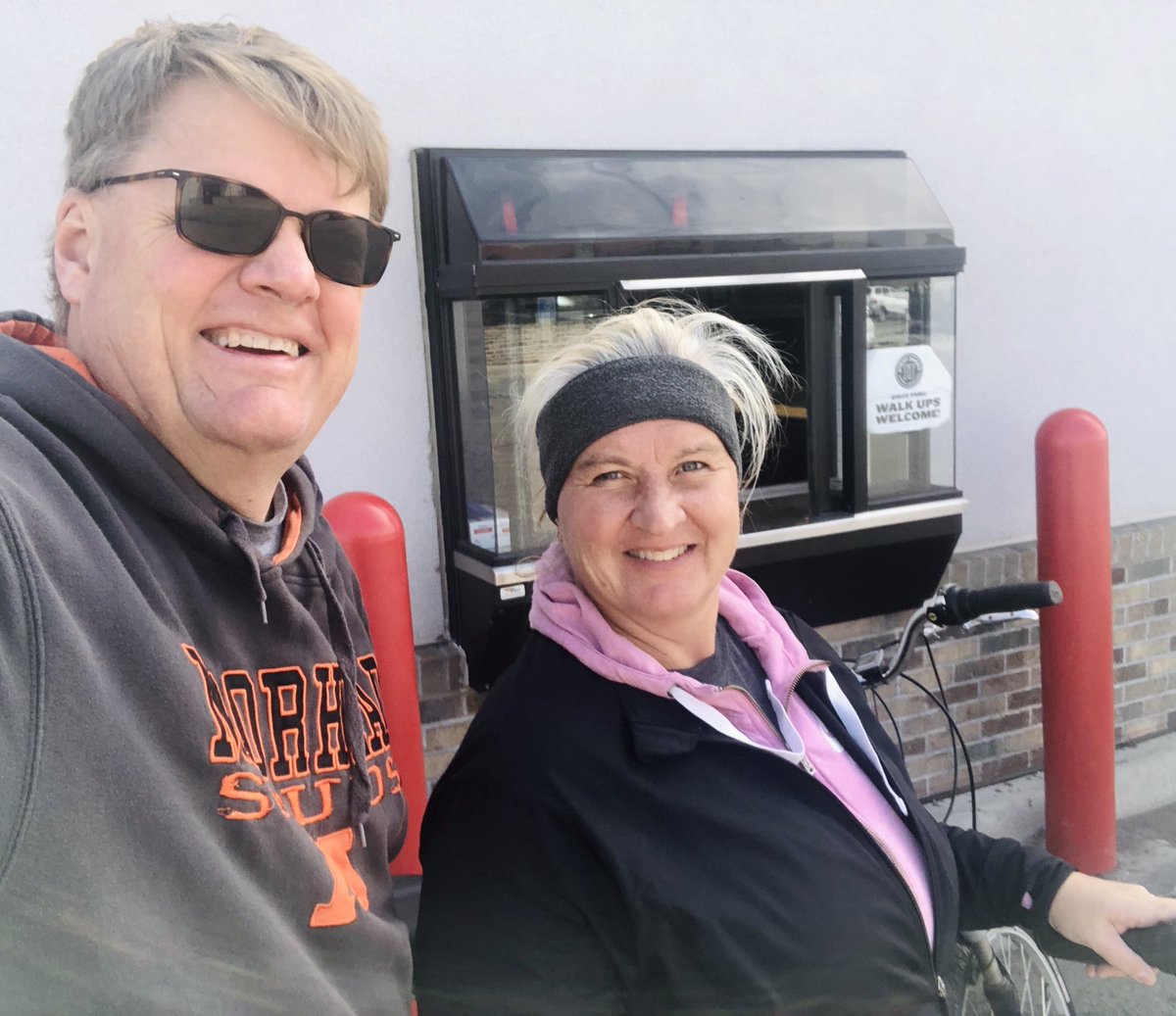 DrBrendaAH's tweet image. This is a first, day date drive-thru on our bikes and sit on the curb eating lunch. #VerySimple #FunDay #biking #sunshine ☀️❤️