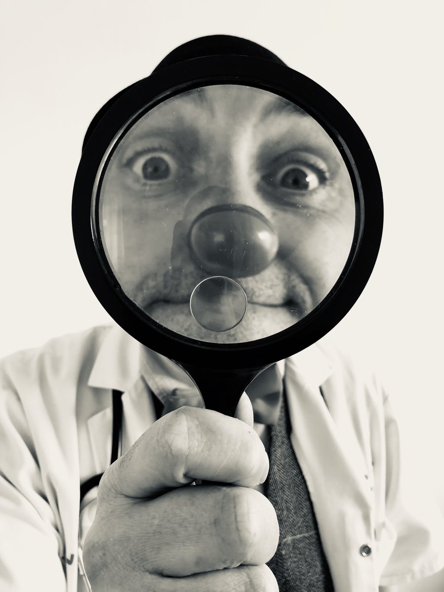 MeeMeetheatre's tweet photo. Creating exciting films at home studio to send to young people in hospital to draw a smile, inspire and create reassurance through personal messages. Part of a new online venture, magical x #clowndoctors #clown #film #sketches #play #creativity #isolationcreativity @CHUFOfficial https://t.co/stN14USoUd