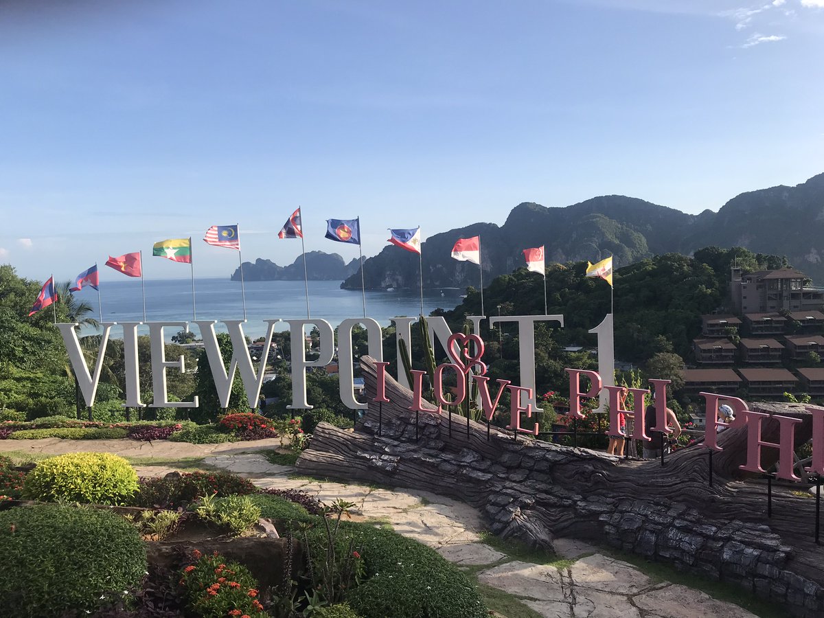 gals_city_guide's tweet photo. Where to Explore in Koh Phi Phi?

 Our top things to do:
1. Go on a boat tour 
2. Go kayaking and snorkeling
3. Visit Maya Bay 
4. Go to a fire show 
5. Hike to the top of the viewpoint 

#Thailand #Travel #KohPhiPhi https://t.co/Ekx11rT7uc