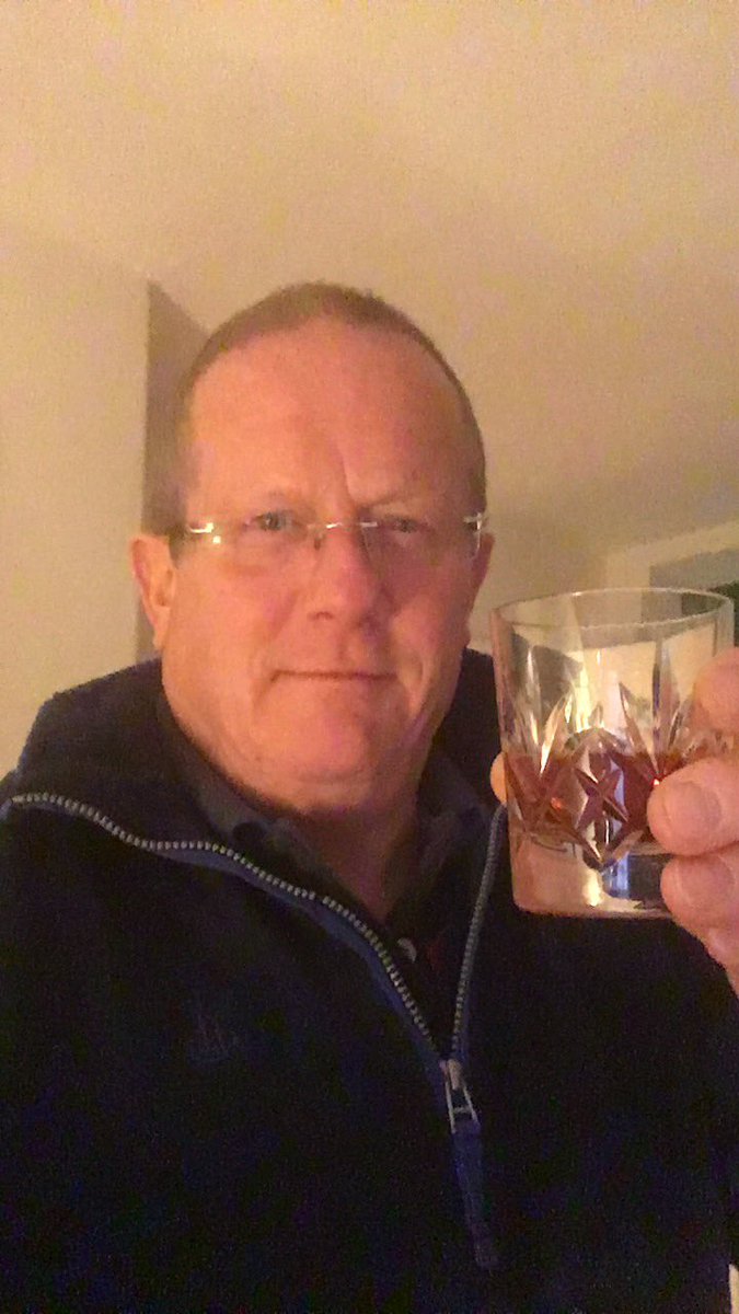 SteveFa92231874's tweet photo. @CheshirePGL no better time to toast those who collect the empties  and do so with a smile ( and a suitably distanced ) wave #TimetoToast @UGLE_GrandLodge @UGLE_DrDStaples https://t.co/qE8eihyN0J