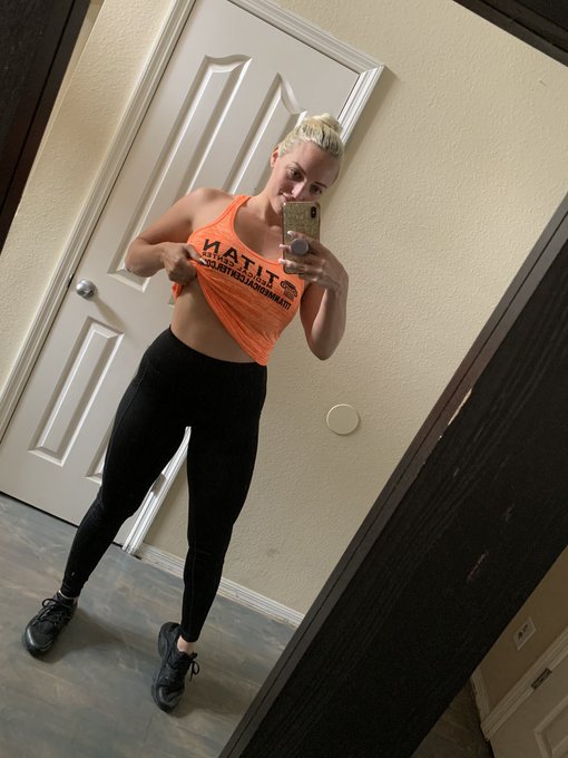 A lucky beta boy worshipped me with his whole check and rinsed half of my wishlist. Good boys get what's<a href="/tag/showershow"class="tags"><span>#showershow</span></a>