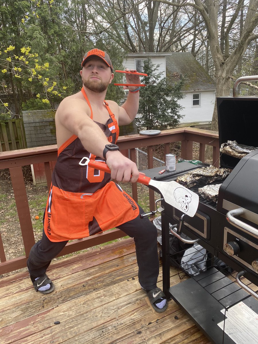 brandy_tussel's tweet photo. Woke up grilling dangerous @bakermayfield @MattBeech40 https://t.co/XWbnMvt2zV