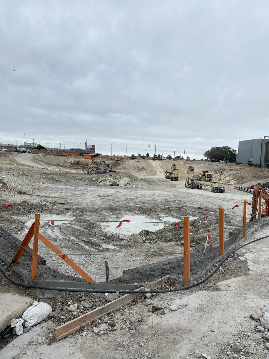 _delconte's tweet photo. Enjoyed watching our projects  progress this morning. On another note, I’m very proud of the precautions our construction teams have taken to insure our work crews are safe while getting the job done..keep the faith, y’all! We will get through this together 🧡🤘🏽 https://t.co/m7oHbI5xAh