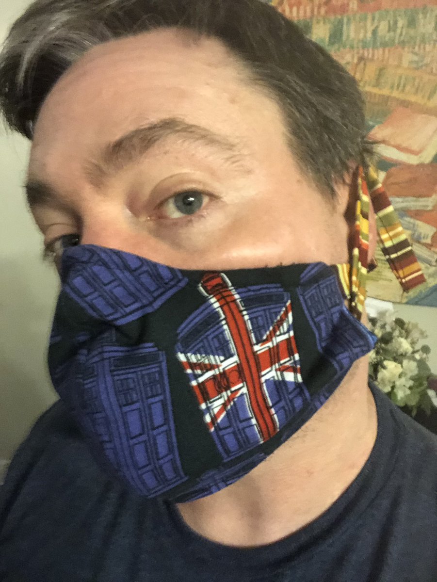 digslair's tweet image. Fashion. #DoctorWho #4thDoctorScarf #EssentialWorker