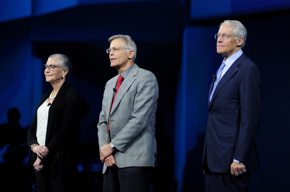 Forbes's tweet photo. These 10 billionaires gained $55 billion this week as retail and tech stocks surged https://t.co/RJOnnAde8g https://t.co/GhG2AnPhCu