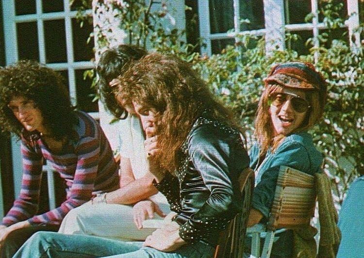 TimeinMusic's tweet image. Queen at Ridge Farm Studios. August, 1975.