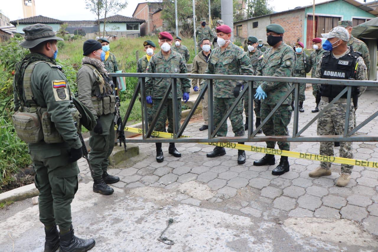 httpspbstwimgcommediaEV6aLzpX0AE_BbLformatjpgnamelarge