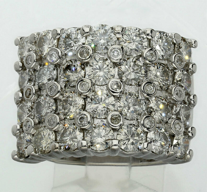 EmpirePawn's tweet photo. Wow! What a cocktail ring! Wide diamond ring in14K white gold features 46 round brilliant diamonds ( 6.80CT 32.4 GM) Choose affordable payments over 24 months. #cocktailring #diamondring #diamondcocktailring #aprilgift #aprilbirthstone https://t.co/2QRv2ZNqsz https://t.co/v6Lo70WGbG