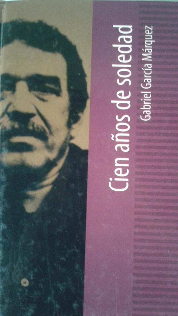 HLFNilo's tweet photo. Buenas tardes. Quién más tiene estas dos colecciones de 'Clásicos de la Literatura Universal'? Ambas series empezaron con una obra de G. García Márquez @6Kyoko9 @BastVilard @IsaCantos #YoLeoEnCasa #KeepReadingEnCasa #YoMeQuedoEnCasa #LecturasDeCuarentena https://t.co/5NNefxWAl0