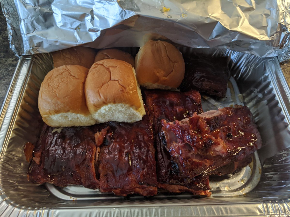 Coach_Obed's tweet photo. Break time! Our neighbors spoil us. Blessed. #homeworkbreak #lunchtime https://t.co/JwuUhGFueC