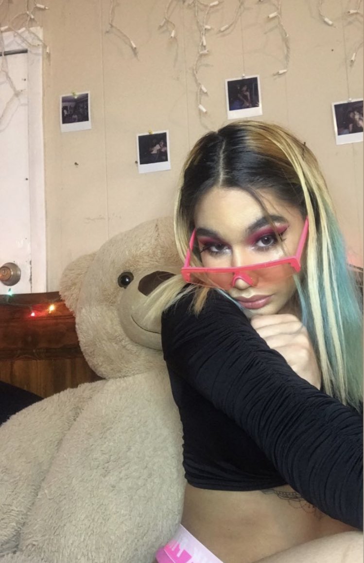 Lexi_LovesXXX's tweet photo. Sorry I’ve been inactive babes❤️ I’m coming back 😘 https://t.co/gZpMceswo1
