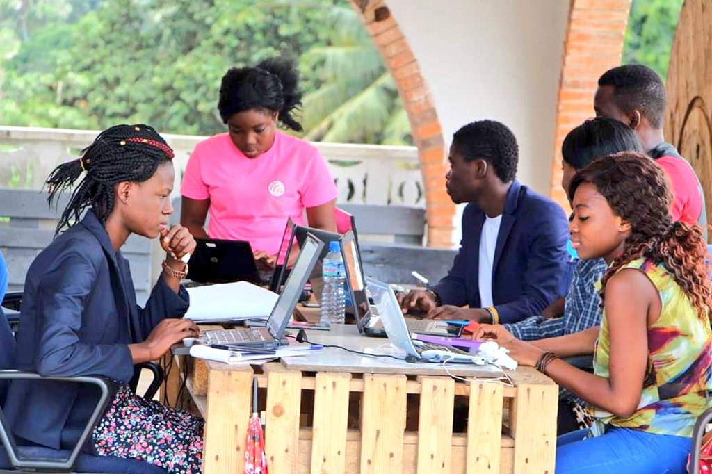 If you are looking for a workspace to install your project, you no longer have to search. Discover the #coworking space with the best #rooftop atmosphere in the city ! #coworkingspace From #HubCité, By <a href="/LAfricaine_/">L'Africaine d'archi</a>/<a href="/woelab/">HubCity WoeLab</a>.

@sename_ <a href="/tadegnon/">tadegnon</a> <a href="/LfriiMedia/">L-frii</a> <a href="/CrnLng/">Carina Lange</a> <a href="/OIF_ffin/">OIF_FFIN</a>