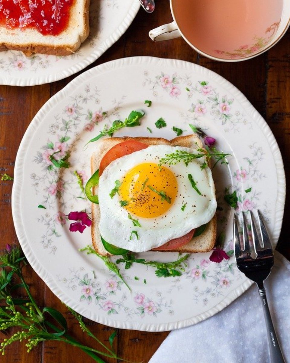 TheIceCreamShow's tweet photo. Taking the time to plate your meal -- even an easy dish -- will take the experience from good to great, and give you the chance to practice your presentation skills. Bon appetit! https://t.co/WRtapg2a9T