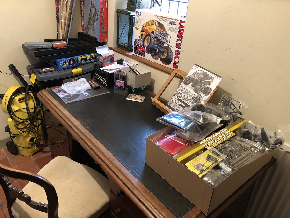 JamesGu51208828's tweet photo. Red Lunchbox build now underway @TamiyaUK https://t.co/12sznbTGz1