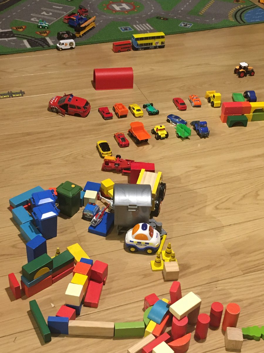MuireannNiR's tweet image. Day 37 At the end of Zoom call with  kids’ friends, during which they did a show and tell of many many toys, I suggested a competition between us and them as to who would tidy up first!! It worked -we won- but another competition needed! #KeepingKidsEntertained #COVID19ireland