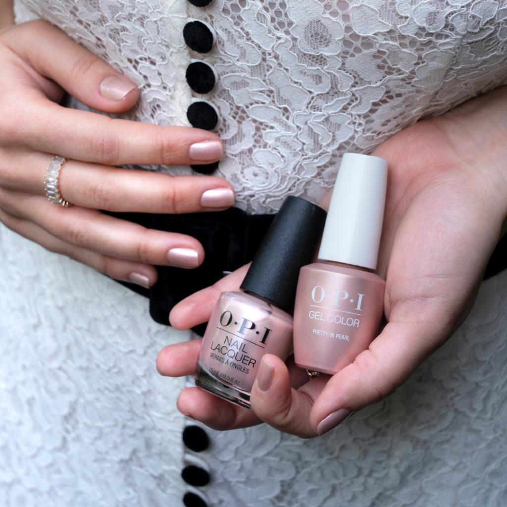 OPI_PRODUCTS's tweet photo. All the essentials that make @sarahchristine feel pearly pretty: lace, diamonds and #PrettyInPearl from #OPINeoPearl. #NudeNails #PinkNails #BlushNails #PeachNails #OPIObsessed 

https://t.co/KCt5ibJNoR https://t.co/kADyKRxne6