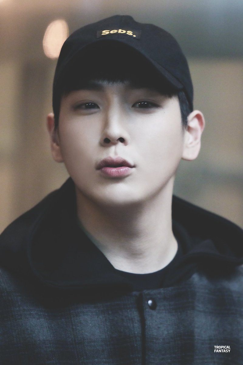 cherrychannie94's tweet photo. 19 Nisan..Baharın en güzel günü.. Kalbime baharı getiren sen için..bana bu güzel duyguları tattırdığın için sana hep minnettar olacağım.. Ben kalbime baharı getiren seni hiçbir zaman unutmayacağım..💙🍀 #StrongChanDay #HappyHimchanDay #김힘찬 #비에이피 #Himchan31stBirthdayEvent https://t.co/wGD0Jdibqm
