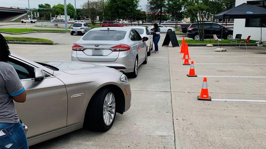 To support first responders’ &amp; other customers’ needs, our limited number of stores, like this one in Houston, are offering curbside service. Thank you <a href="/philmacfaline/">Phillip Macfaline</a>, <a href="/jessermontez/">Jesse Montez</a> &amp; the rest of the team for staying safe and being there for our customers.
