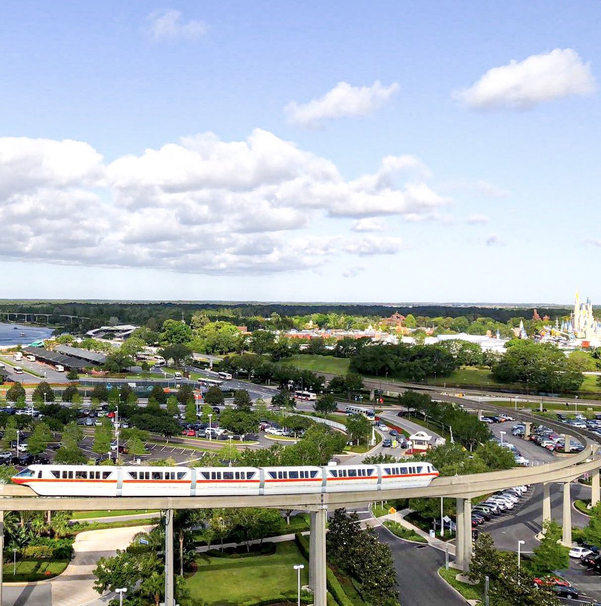 WDWNT's tweet photo. A weekend view like this is much needed.🚝
📸: @disneywithmar https://t.co/N8c1caM4cL