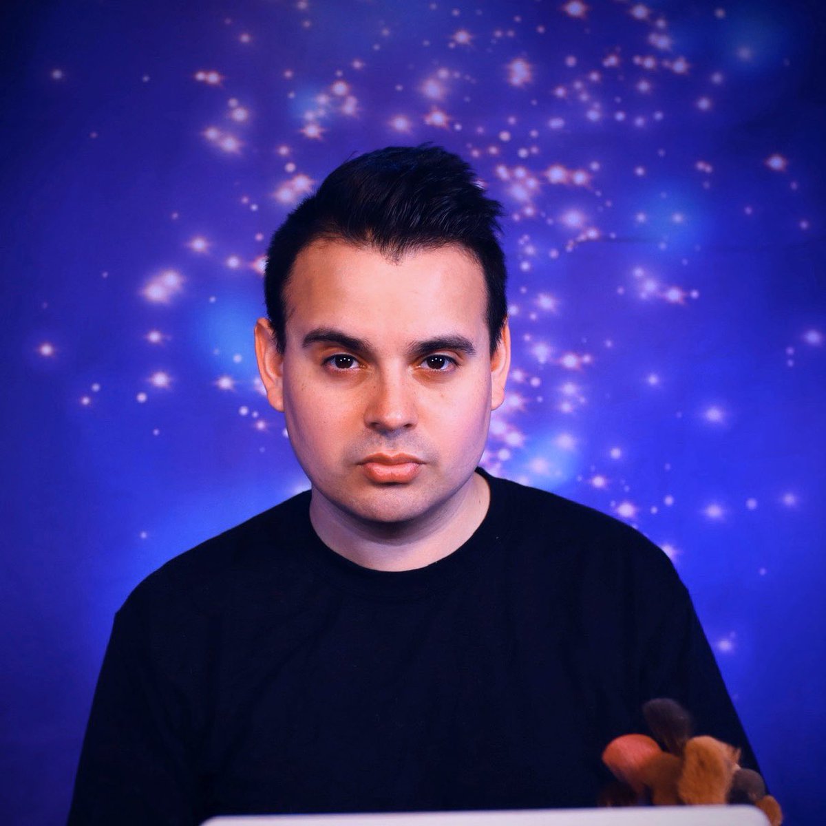 JaymesMansfield's tweet image. I’m smizing! #outofdrag