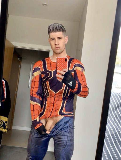 Watch Stephen Dallas's leaked NSFW photo on TwXstars