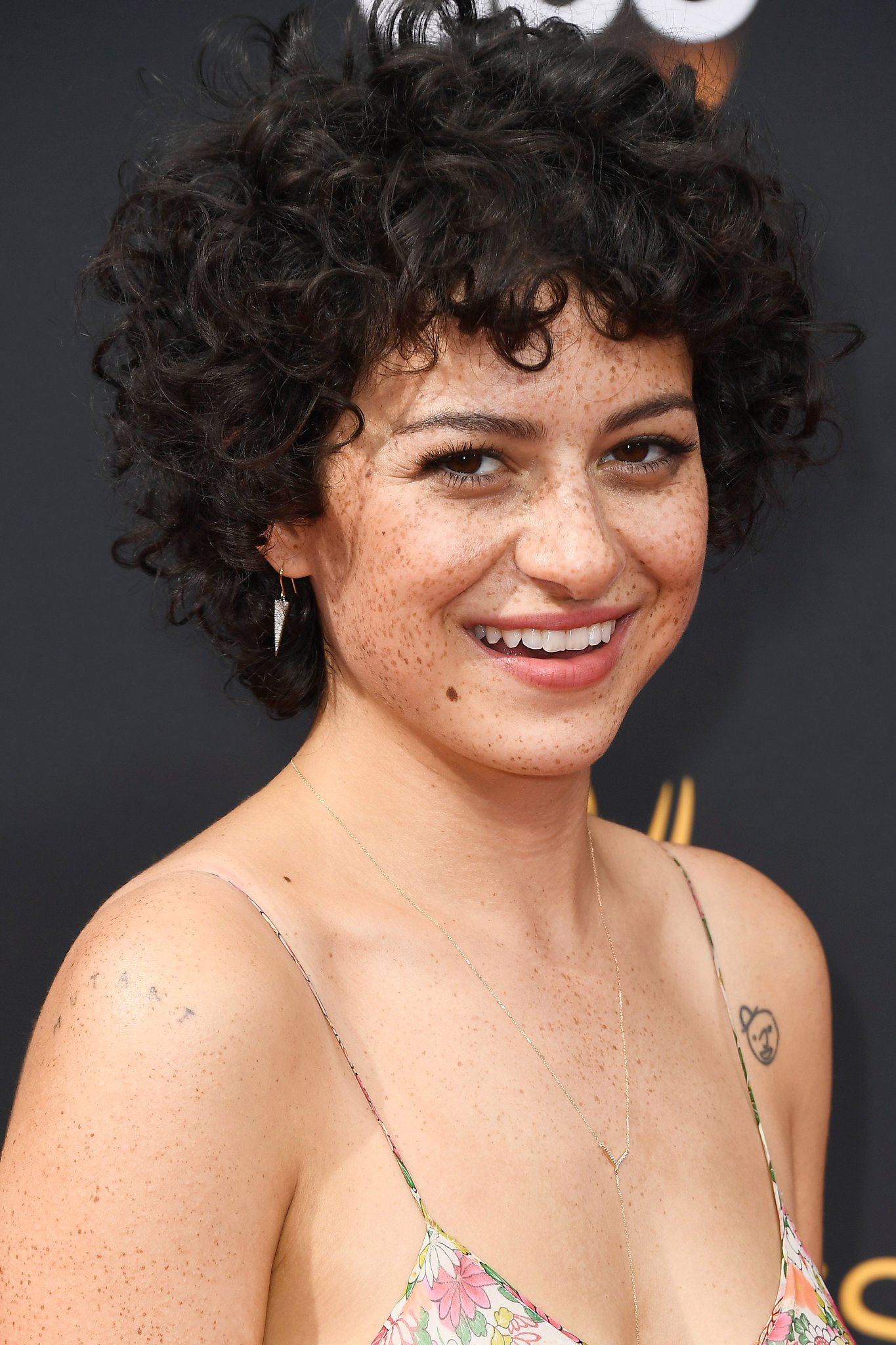 Today is alia shawkat\s birthday!!!!   happy b-day to this queen ily    