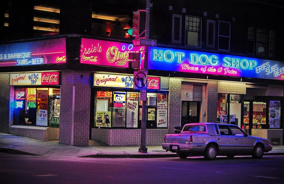 foremania's tweet photo. While the fries are (rightfully) getting all the attention, a hugely underrated part of #TheOriginal were the incredible natural casing hot dogs. Among the best I ever had. @jforeman75 and I went every time he was in town when I was at @PittTweet #RIPTHEO https://t.co/BxstJ9l4K6
