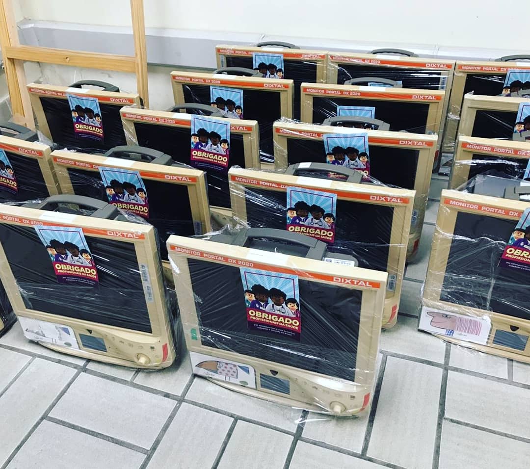 ufesoficial's tweet image. O laboratório de manutenção de equipamentos hospitalares fez a sua primeira entrega! 5 respiradores e 17 monitores estão funcionando novamente e prontos para ajudar quem precisa. Além dos itens entregues, o conserto de mais 10 monitores e 5 respiradores está quase finalizado.
