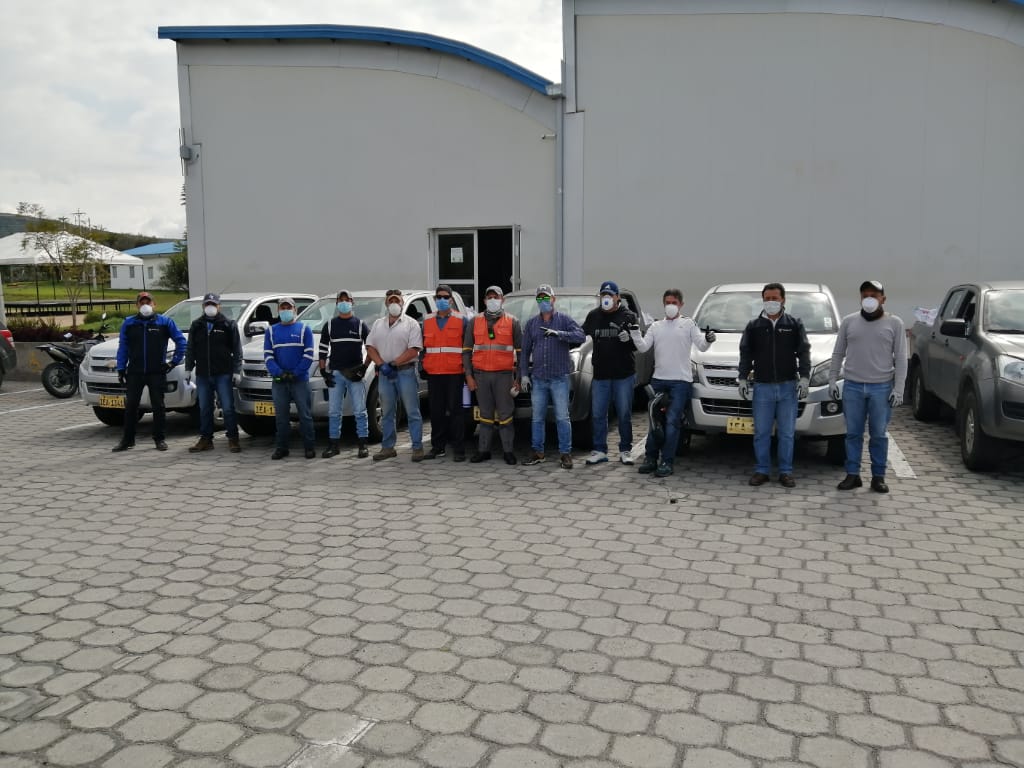 #EcuadorSolidario Gracias a nuestros colaboradores que  que continúan sembrando, cultivando y cosechando en la Ciudad del Conocimiento generando productividad desde el campo. Gracias a quienes se sumaron a esta iniciativa. 👷‍♀️🚘🛣️¡Aplaudimos su esfuerzo! #ElCampoTrabajo #SiembraEP
