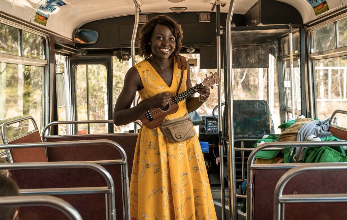 シネちゃぶ Twitterissa リトル モンスターズ 幼稚園の美しきルピタ ニョンゴ先生が子供たちを守る 為にゾンビに立ち向かうめちゃ楽しいホラーコメディ ゾンビ映画のお約束をきっちり守る堅実で良質な作り ルピタ姐さんは血だらけでも魅力的ですな 子供番組の