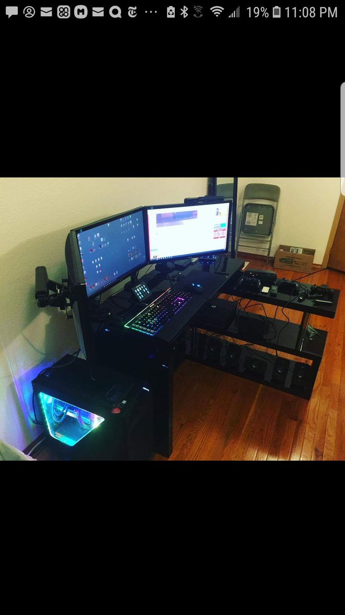 writerman44's tweet image. A little unconventional, but still my setup. It's a beauty, isn't it? @CME_meeting