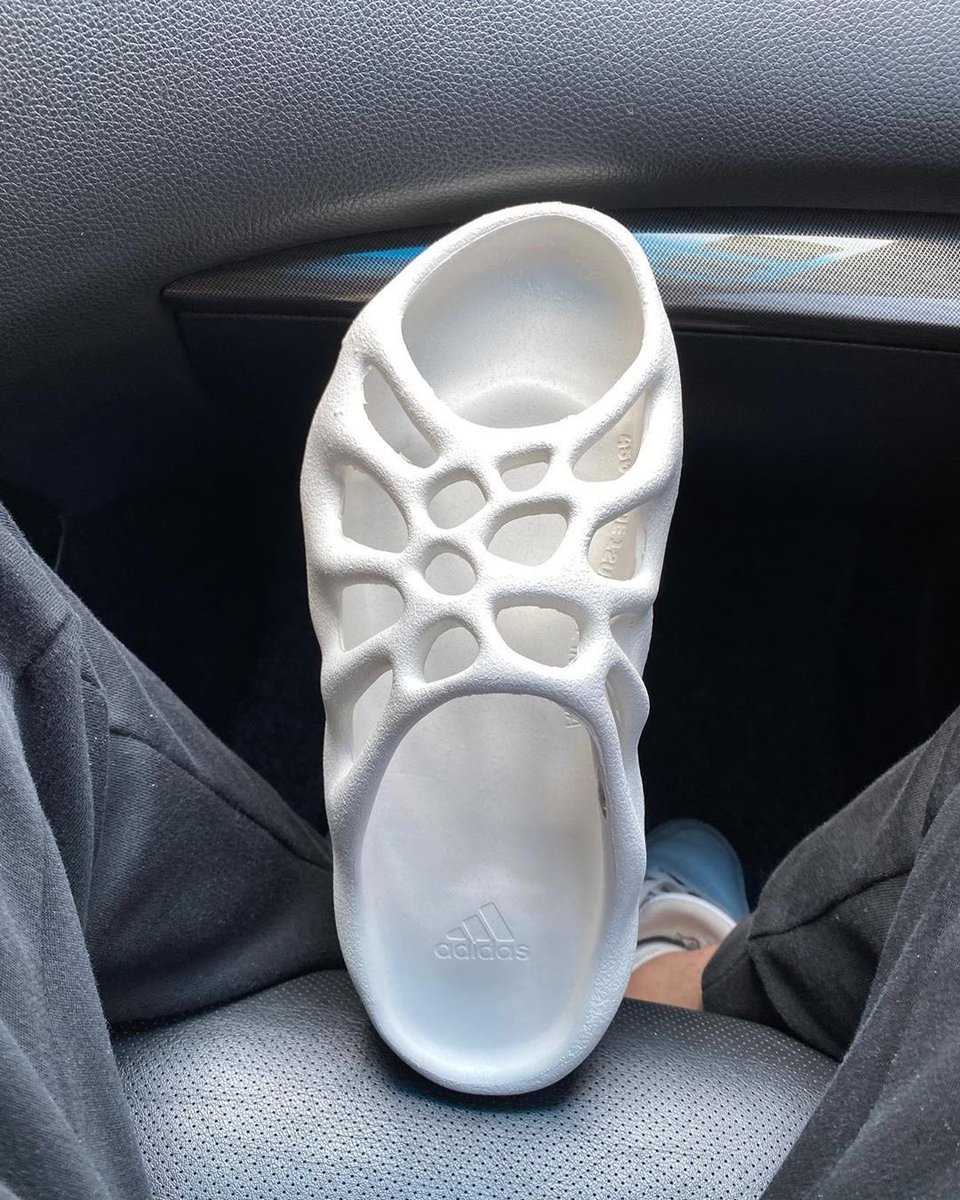 Nice Kicks on Twitter: Yeezy 450 slide samples 📸: @Ovrnundr  https://t.co/SupkB9a9Rh / Twitter
