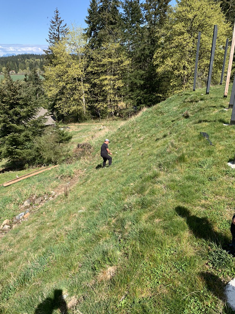 LeNeveu01's tweet photo. With the home course advantage, Team Gonyer couldn’t rise to the occasion. Team LeNeveu, under immense pressure, came through, winning every skin on the back 9 to take Day 1. Stay tuned as the the course shifts to the North end of the street and new teams are added. https://t.co/uo8LHBJSKi