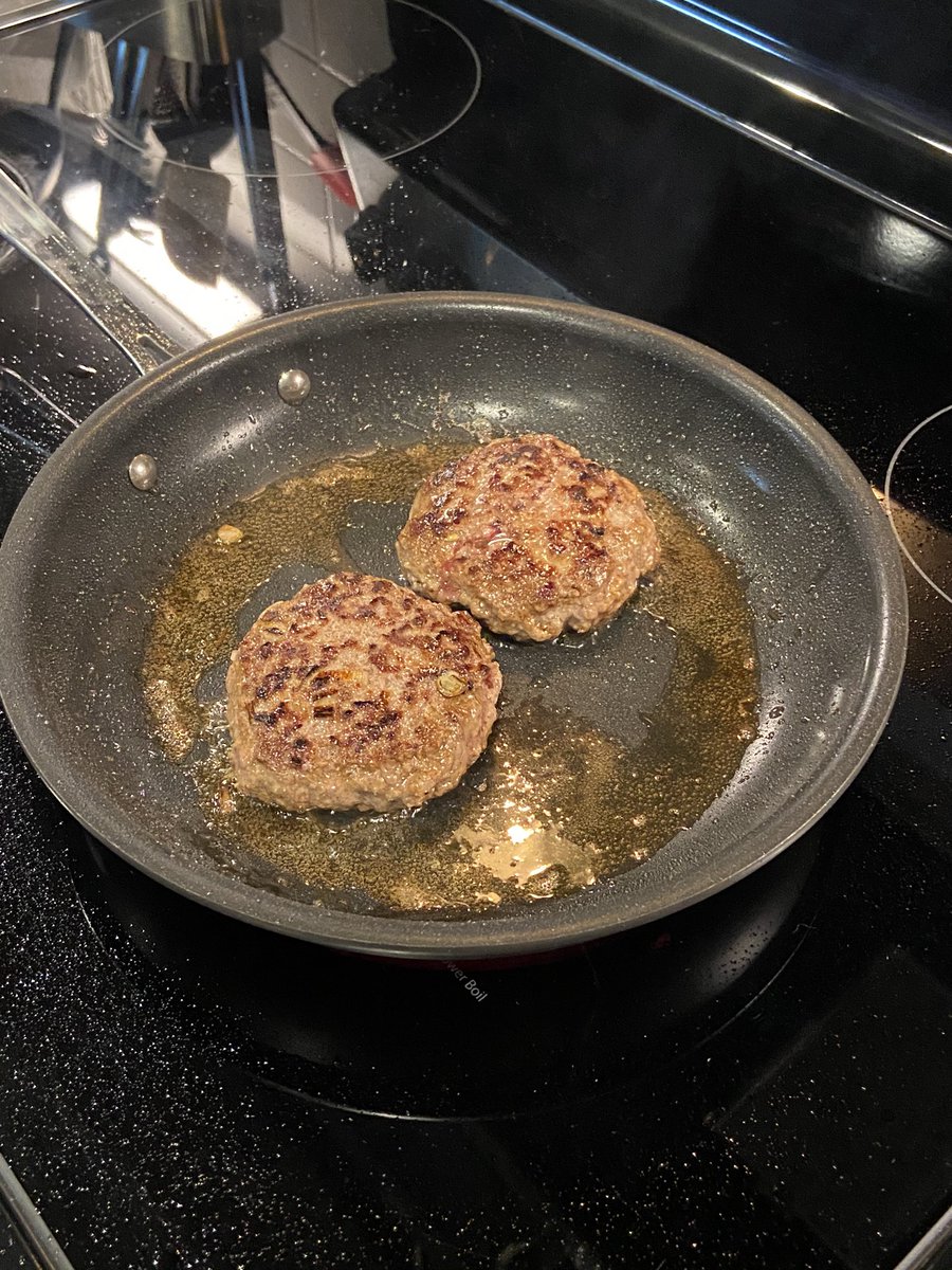MikeFerraraIU's tweet photo. Didnโt have a grill but @HelloFresh makes it easy to join the #CoachPriceCookingChallenge Sunny-Side Up Gouda Burger with Potato Hash. #GigEm ๐ https://t.co/LUuI2TCkqN