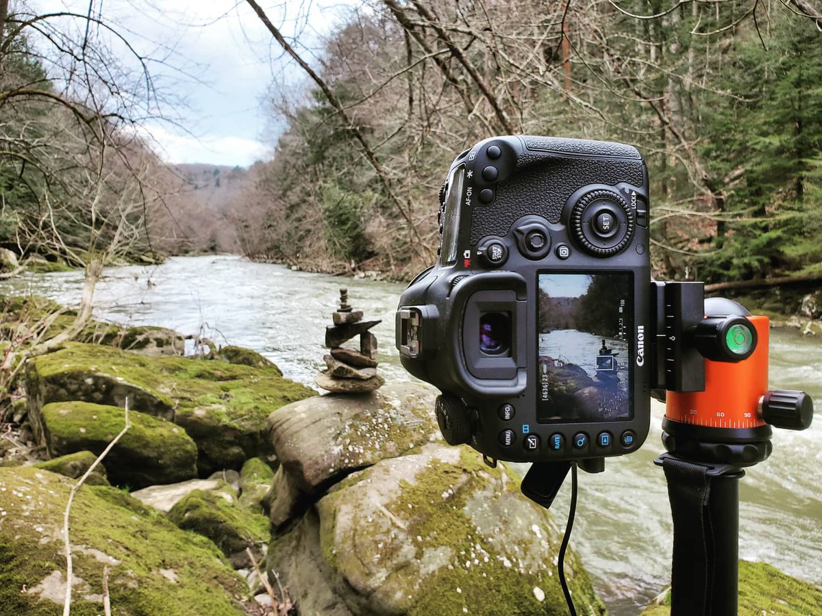 JRWPhotographer's tweet photo. Stacked some stones and shot some #photography excited to start editing these! #ohiophotographer #paisbeautiful #stoneart #stackingrocks #stonestacking #canonusa #canon #canonphotography #naturephotography #nature #moss #onthetrail #hikingadventures #hike #hiking #chasinglight https://t.co/d4PQOeyPg4