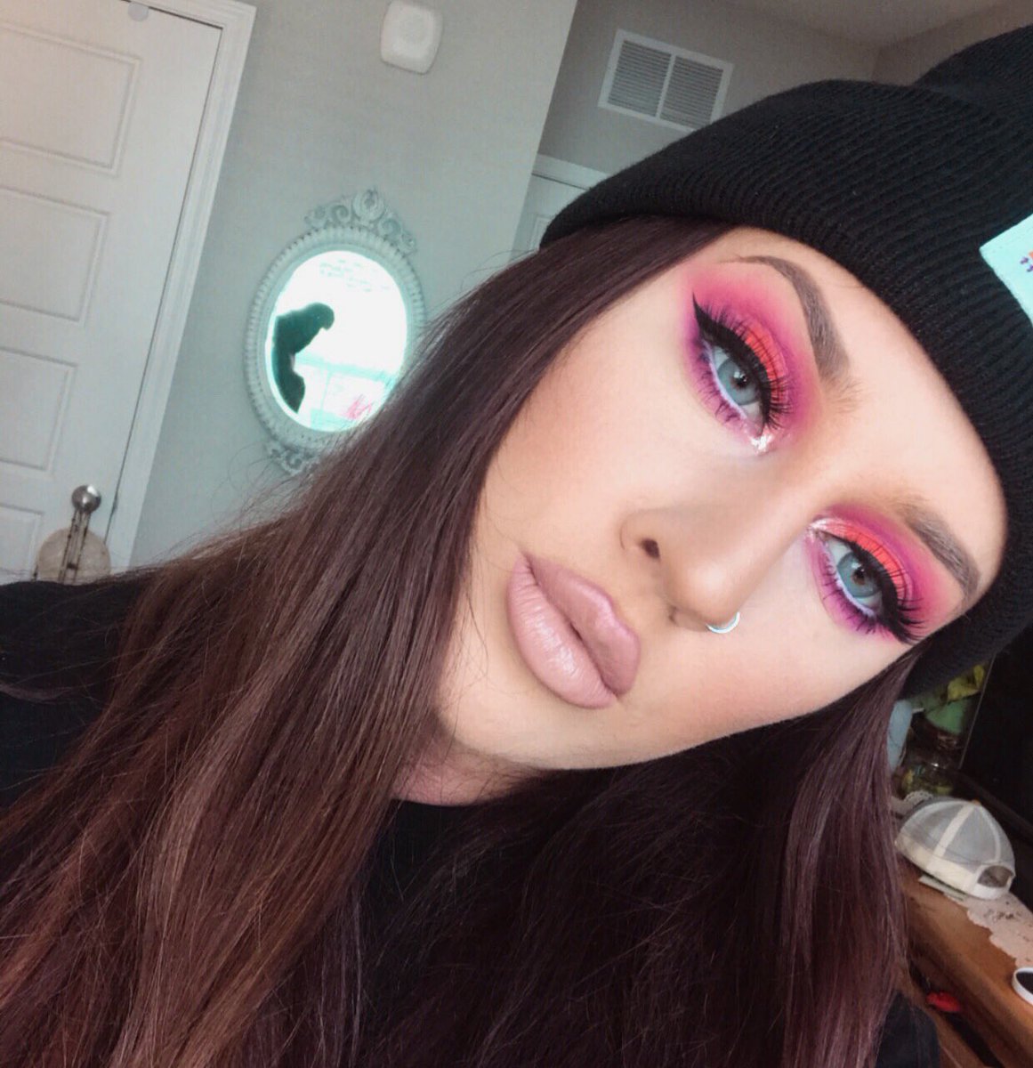j_alexwhite's tweet photo. Finally getting around to using my @Jaclynhill @MorpheBrushes palette for the first timeπ·#pleaseretweetme #orlikeit https://t.co/We9Zpo6hjA
