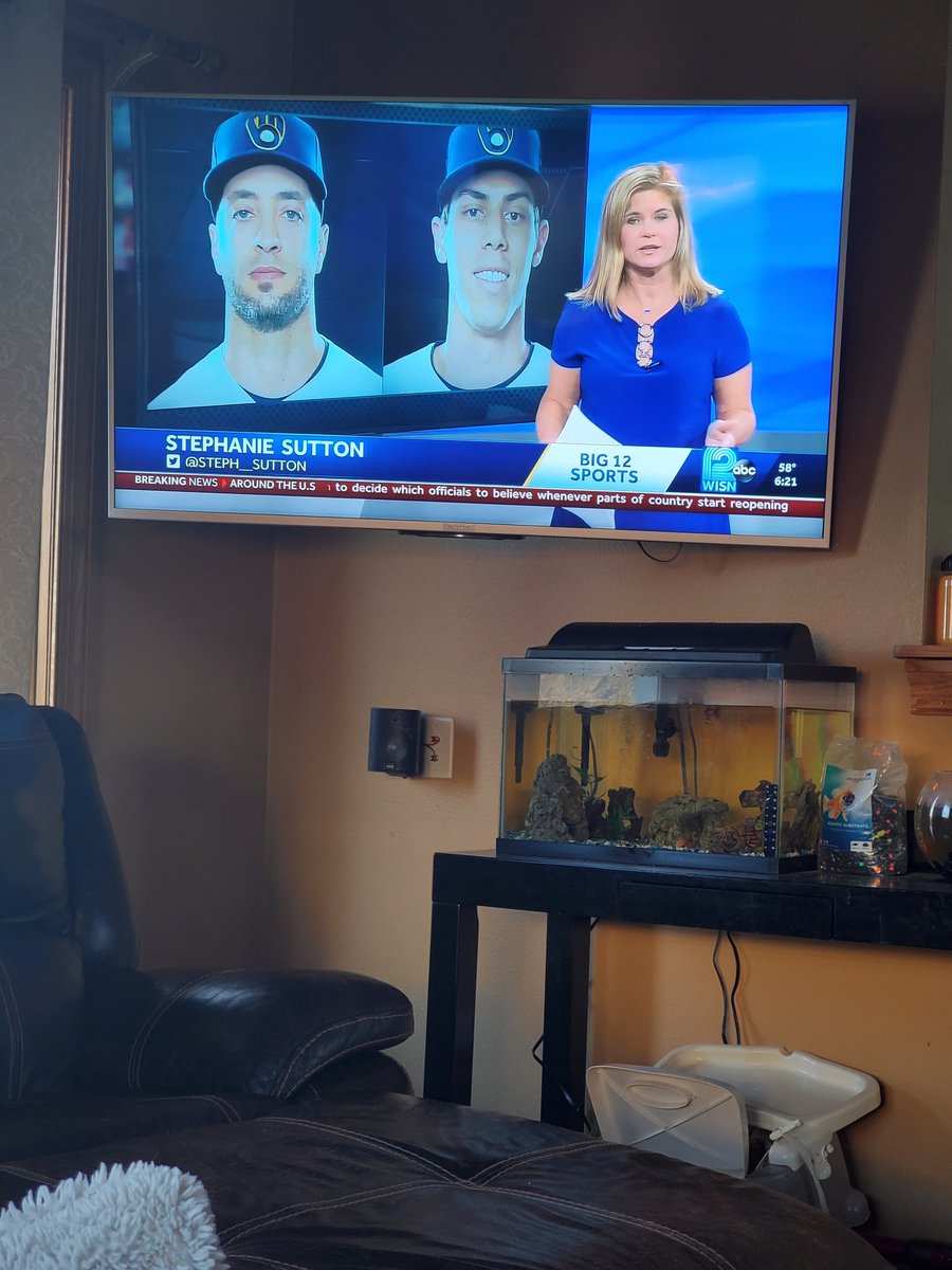 OmarMKE1's tweet photo. Thank you @Steph__Sutton for the coverage tonight. Thx to @SazsMKE for delivering 1000 meals to @Aurora_Health Covid-19 frontline workers tonight. Big thx to @amfam @Leinenkugels & @AssociatedBank for making this happen. Next week @AscensionWisc & the following week @childrenswi https://t.co/ByRyTU0JQx