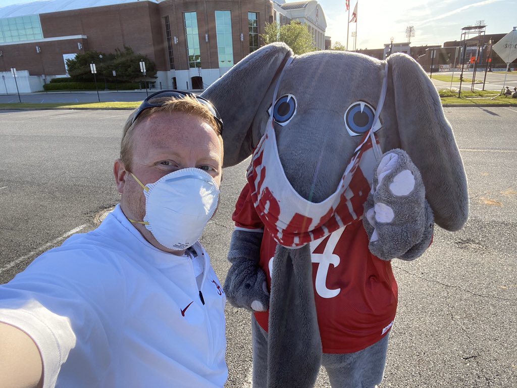 uaCTP's tweet photo. #ADayAtHome!!
Got to help @UA_Big_Al make his way around Tuscaloosa/Northport today! Thank you everyone who came to celebrate with us! https://t.co/016eyezIiY