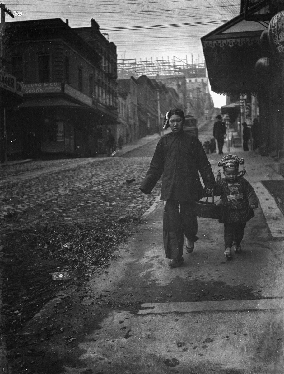 staceyleeauthor's tweet photo. On the 114th anniversary of the 1906 San Francisco Earthquake, here's a picture of two youngsters who could be Mercy and Jack walking down the streets of San Francisco post-quake. #OutruntheMoon https://t.co/Q4Z29TAIWE