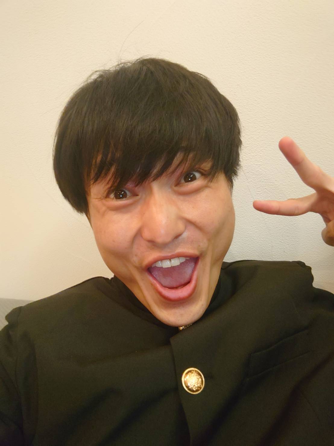 ジャルジャル Twitterissa はなさんからのご依頼 根岸くんの自撮り です スーパーセール 0円ジャルジャル T Co S9duspyy0s