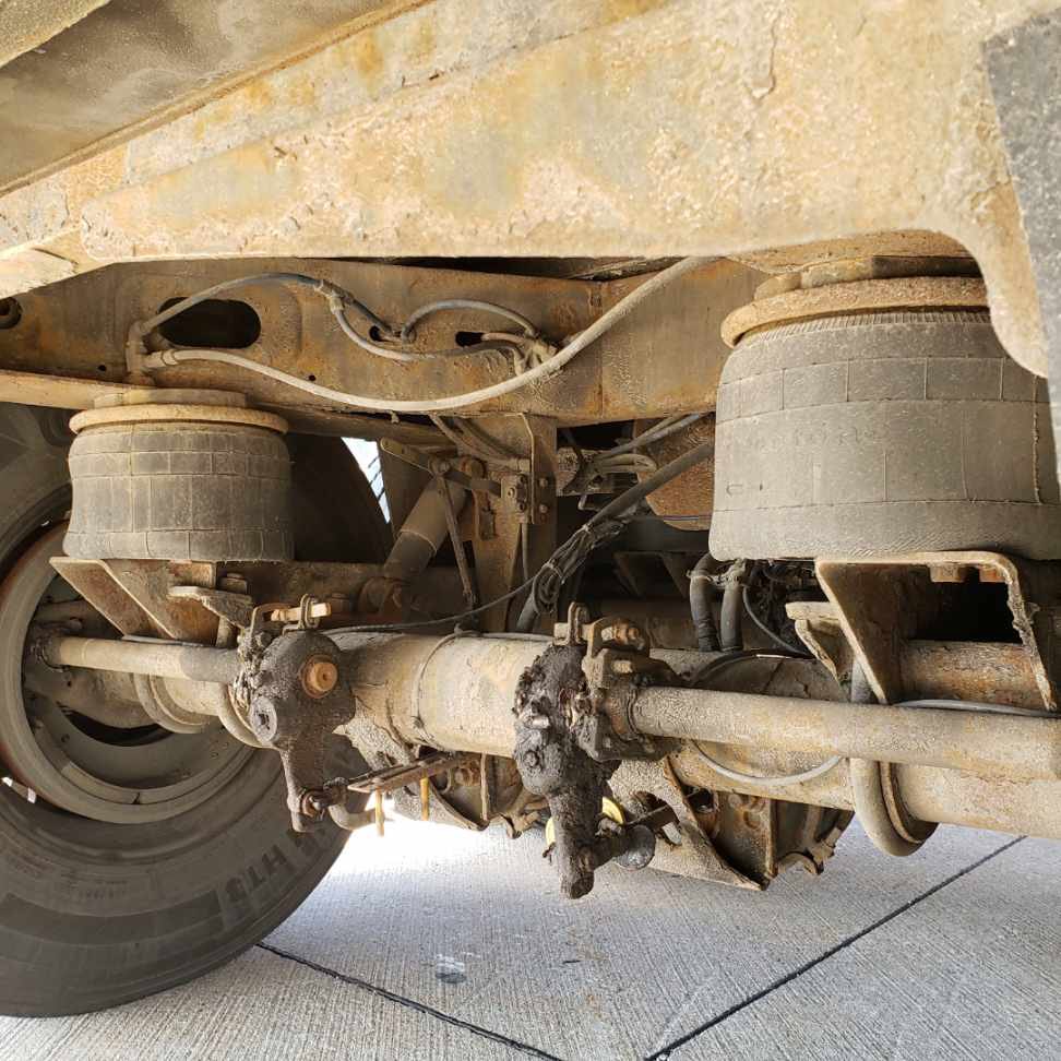 140_local_MTO's tweet photo. #WindsorTIS #MTOOfficers are #InThisTogether but we need your help! Do your trip inspection! 4 inoperative brakes will get your trailer impounded for 15 days! #CVSA #MTOEnforcement @C_Mulroney @fordnation @ONtransport https://t.co/eqhyXQZGi2