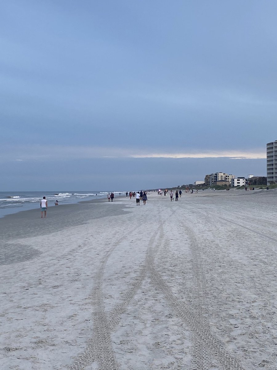 Most are doing their part and keeping their distance. If done right, a small but safe step back to normalcy. Proud to be a #FloridaMorons #JacksonvilleBeach